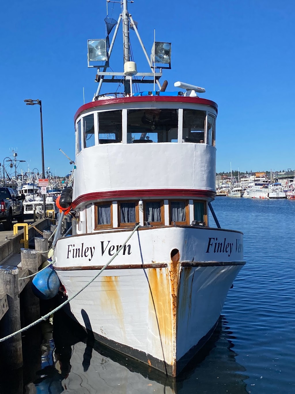 Little Chinook’s | restaurant | 3919 18th Ave W, Seattle, WA 98119, USA | 2062834665 OR +1 206-283-4665