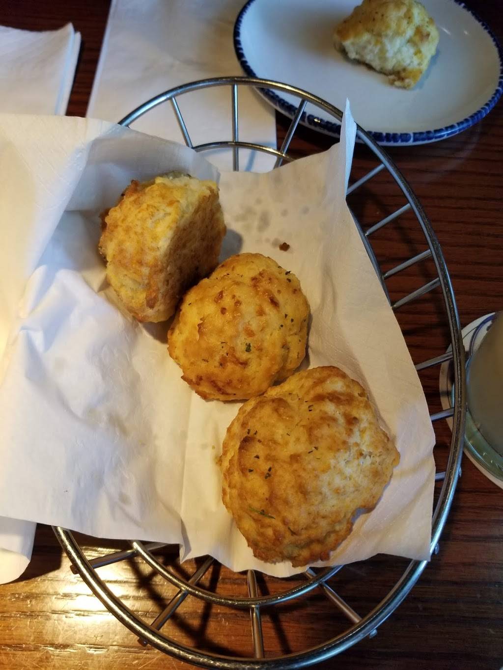 Red Lobster | restaurant | 1805 Walnut St, Cary, NC 27518, USA | 9198516806 OR +1 919-851-6806