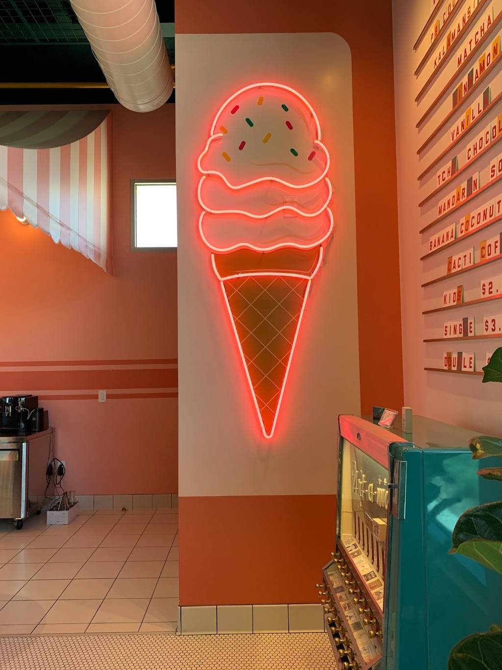 Farmhouse Corner Market | restaurant | 1025 Farmhouse Ln, San Luis Obispo, CA 93401, USA | 8054657900 OR +1 805-465-7900