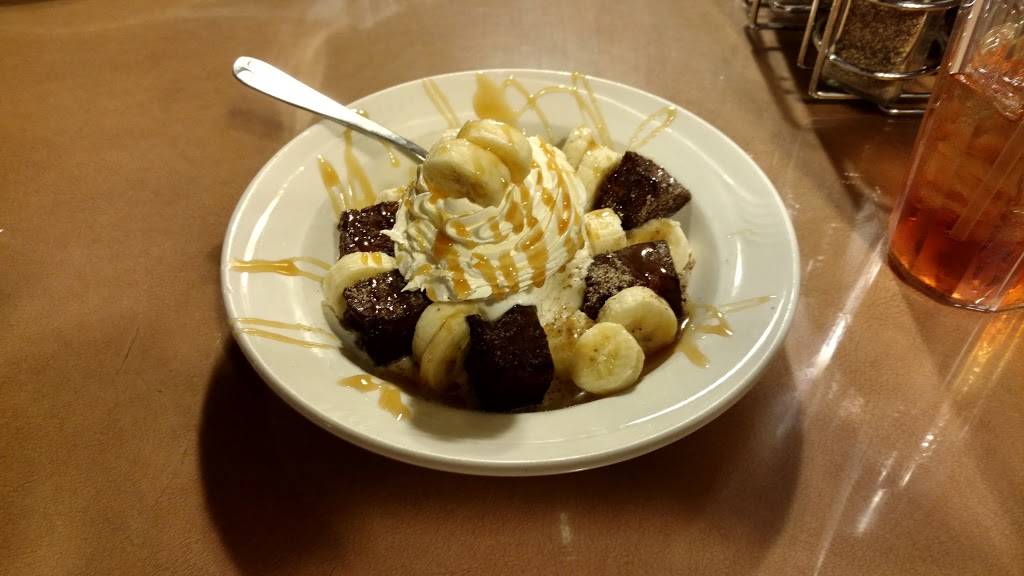 Vineyard Inn Restaurant | restaurant | 819 E Bush St, Lemoore, CA 93245, USA | 5599241988 OR +1 559-924-1988