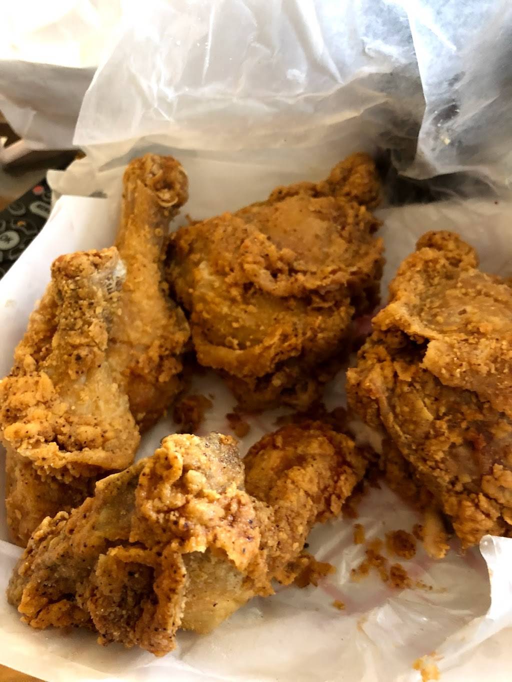 Captain Hooks Fish & Chicken on 103rd | restaurant | 343 E 103rd St, Chicago, IL 60628, USA | 7732316363 OR +1 773-231-6363