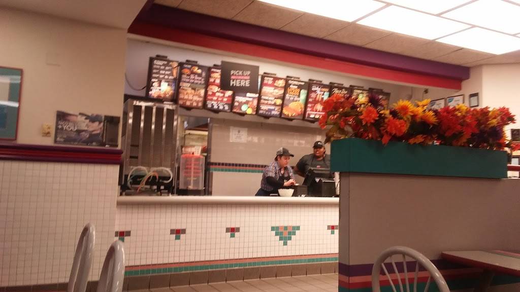 Taco Bell | meal takeaway | 405 Locust St, Sterling, IL 61081, USA | 8156253144 OR +1 815-625-3144