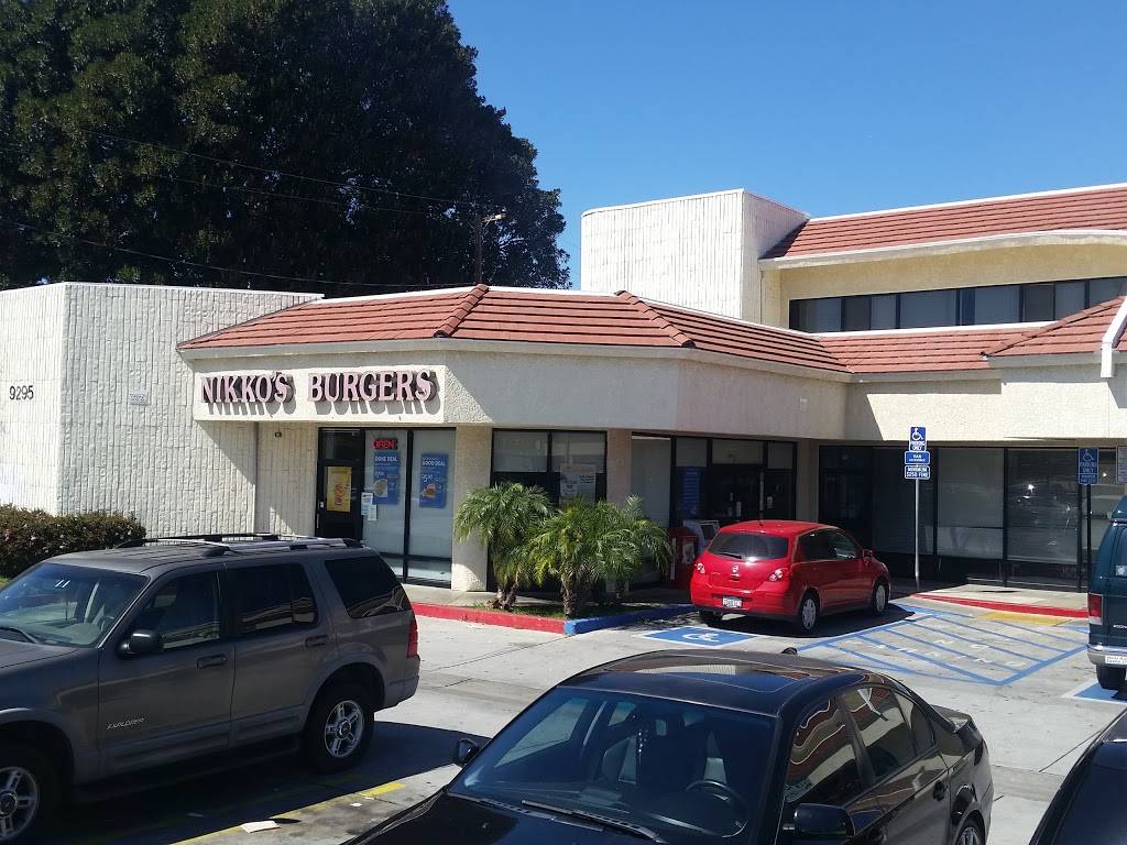 Nikkos Burgers | restaurant | 9295 Magnolia Ave STE 112, Riverside, CA 92503, USA | 9513527290 OR +1 951-352-7290