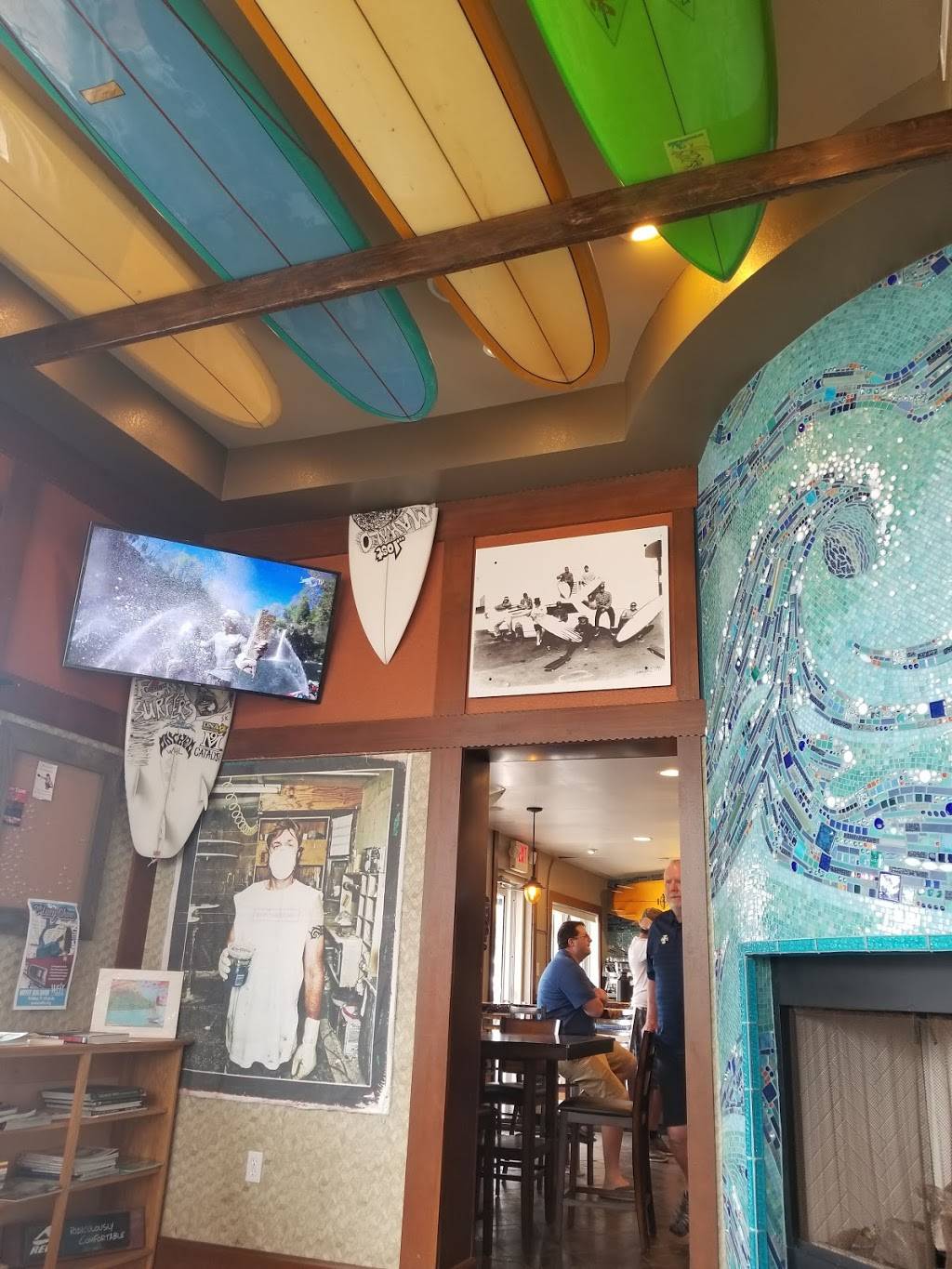 Cafe Surfinista | restaurant | 2 Wave Crest Ave, Indialantic, FL 32903, USA | 3213274570 OR +1 321-327-4570