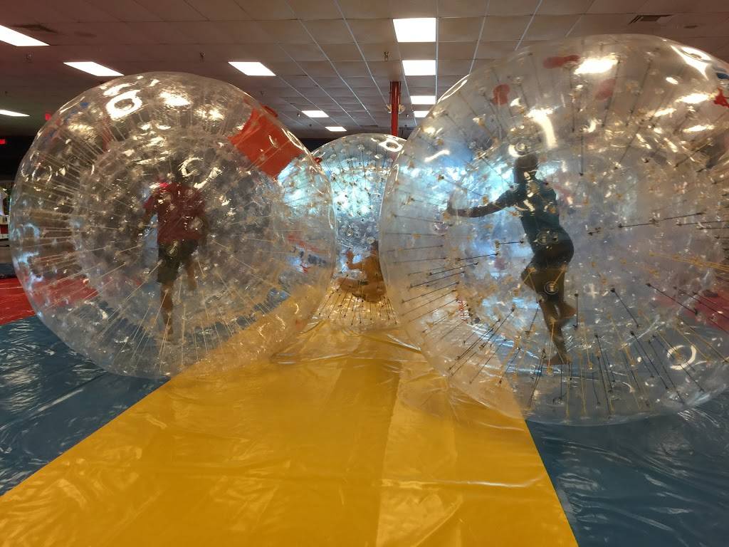 Air Fun Trampoline Park | meal takeaway | 2268 Golden Gate Dr, Greensboro, NC 27405, USA | 3364502102 OR +1 336-450-2102