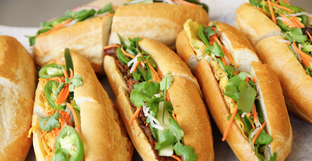 CoCo Vietnamese Sandwiches & Phở | restaurant | 1613 W Lawrence Ave, Chicago, IL 60640, USA | 7735164760 OR +1 773-516-4760