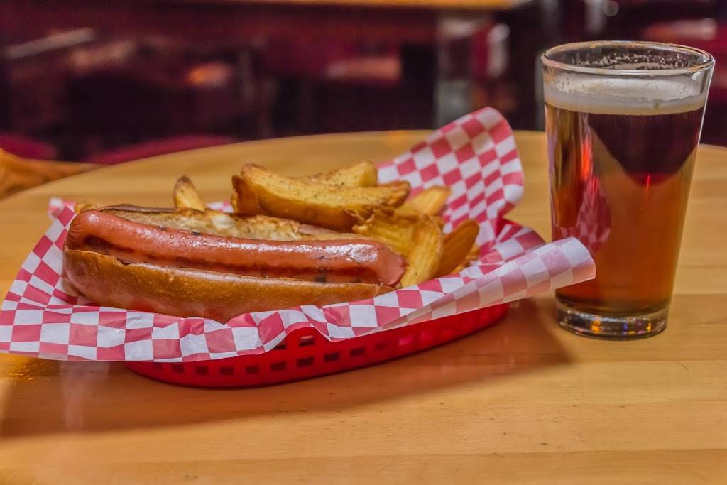 Ausiellos 5th Street Bar and Grill | restaurant | 609 5th St, Santa Rosa, CA 95404, USA | 7075799408 OR +1 707-579-9408