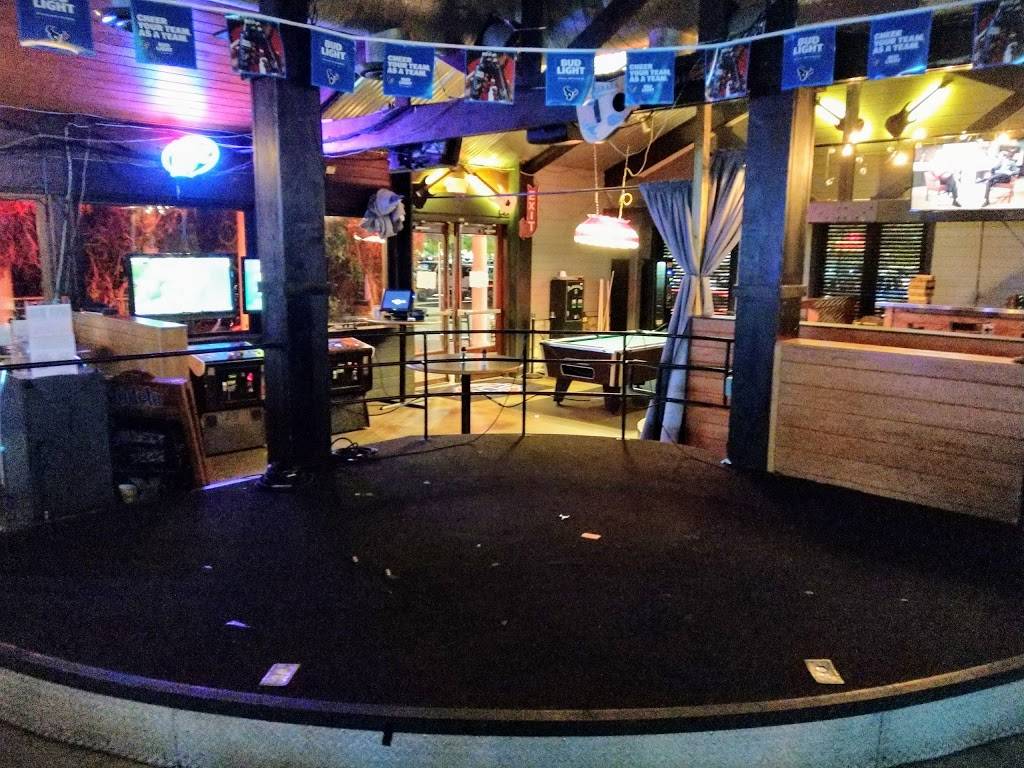 The Pub Fountains | night club | 12720 Southwest Fwy, Stafford, TX 77477, USA | 2812779333 OR +1 281-277-9333