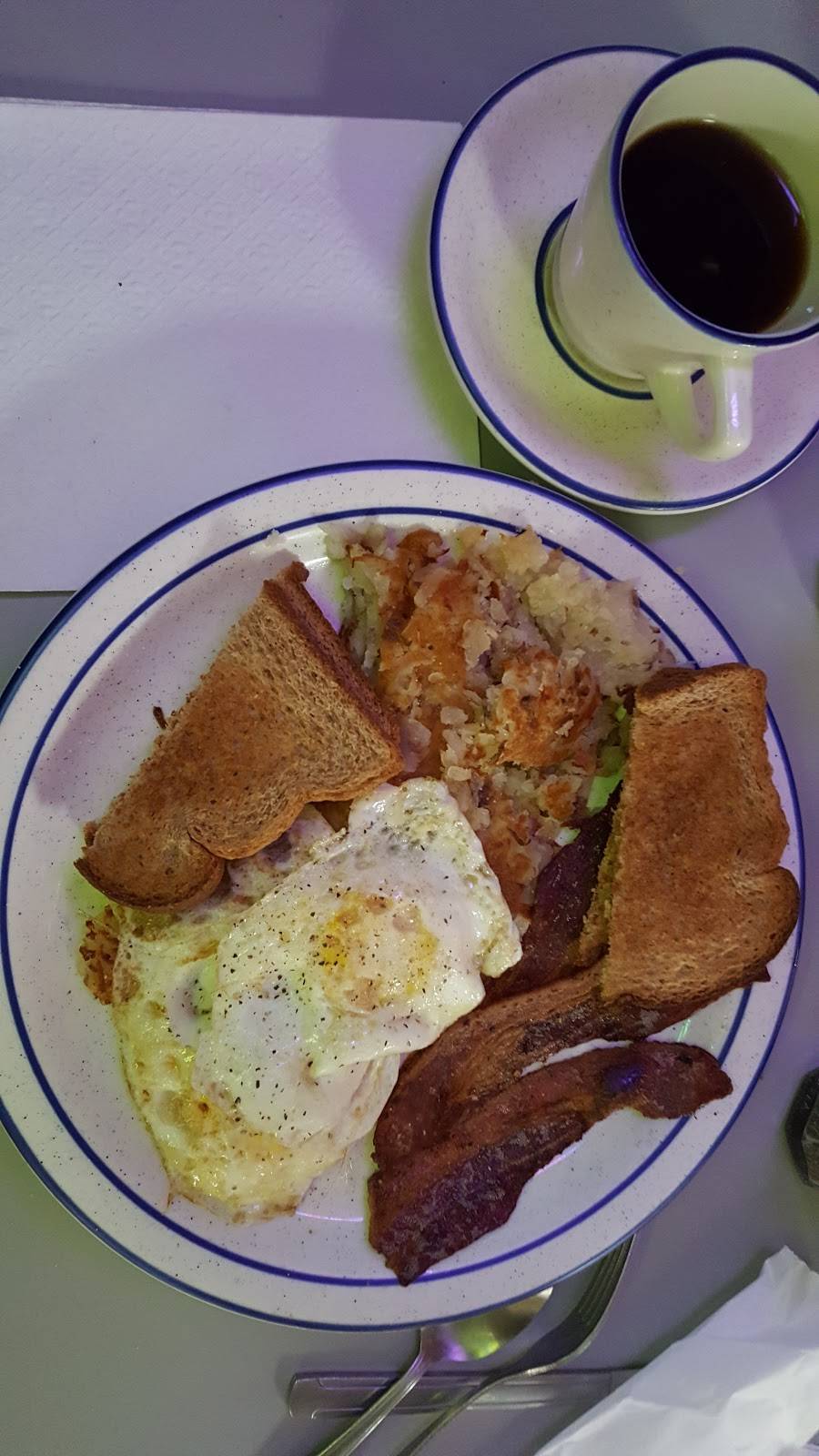 Steve’s Village Inn | restaurant | 30 N Main St, Kingston, OH 45644, USA | 7406422082 OR +1 740-642-2082