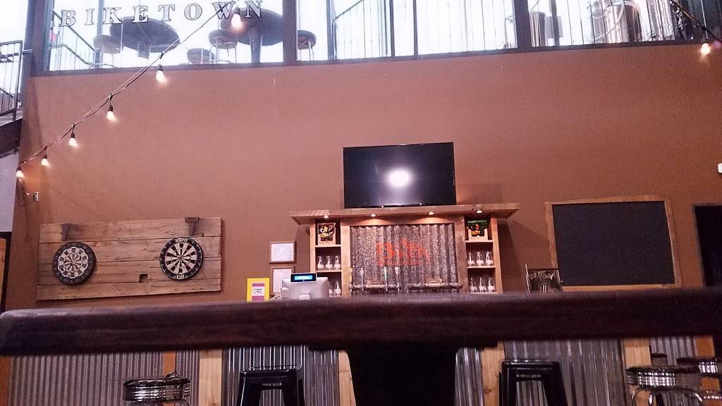 Biker Brewhouse | restaurant | 1170, 5700 Patriot Blvd unit b, Youngstown, OH 44515, USA | 3305202266 OR +1 330-520-2266