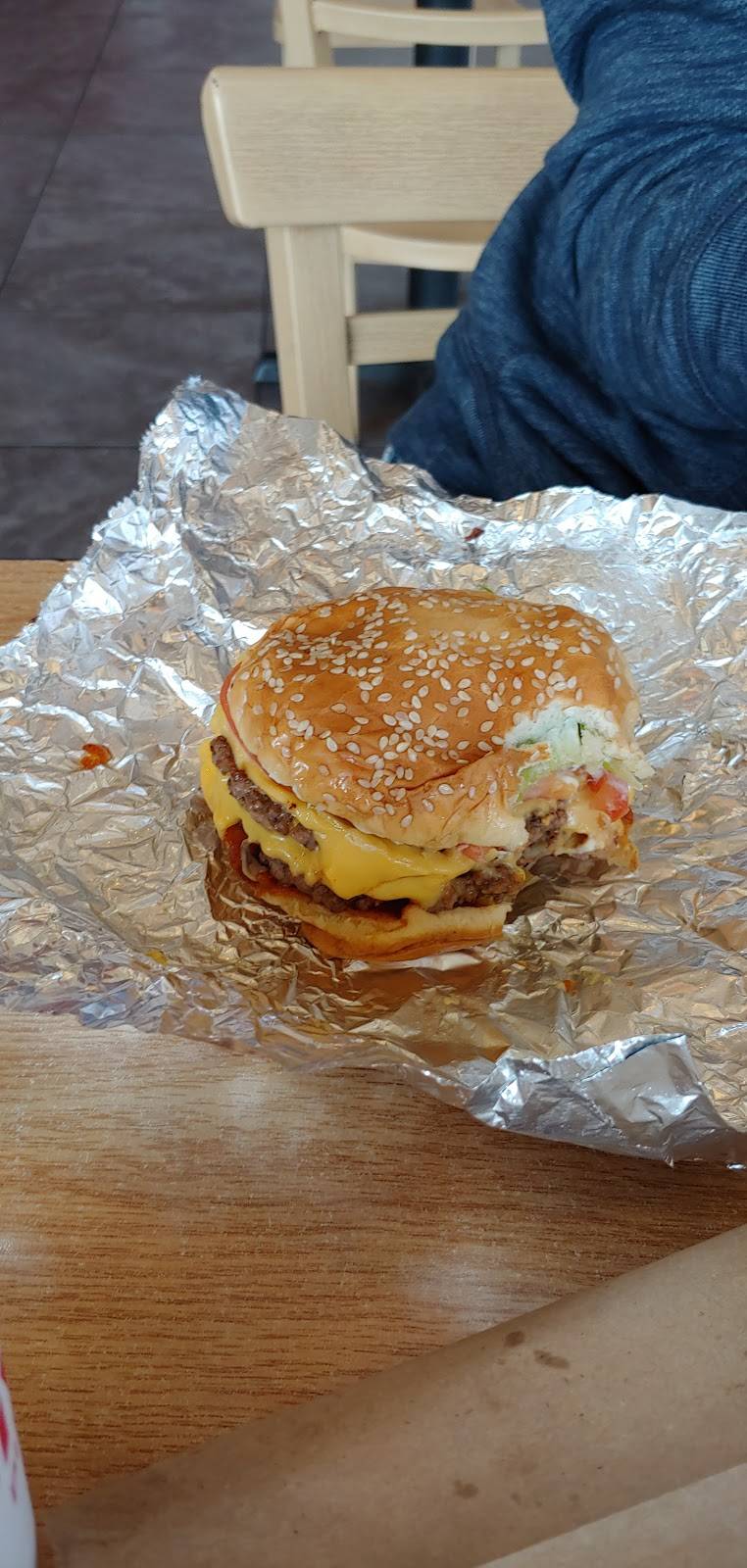 Five Guys | meal takeaway | 9749 Northlake Centre Pkwy, Charlotte, NC 28216, USA | 7045962292 OR +1 704-596-2292