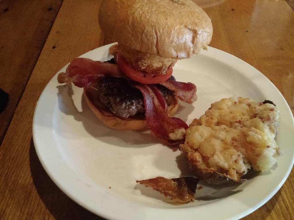 Dotzy’s | Restaurant and Saloon | restaurant | 240 Center St, Elgin, IA 52141, USA | 5635186061 OR +1 563-518-6061