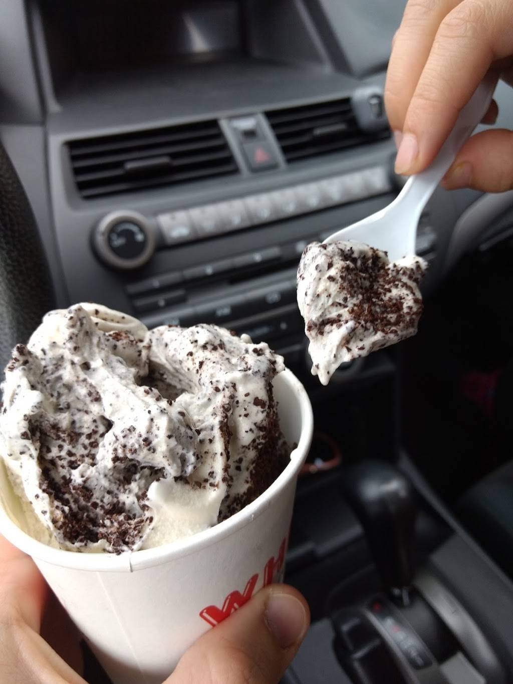 Whits Frozen Custard | restaurant | 3339 N High St, Columbus, OH 43202, USA | 6147548062 OR +1 614-754-8062