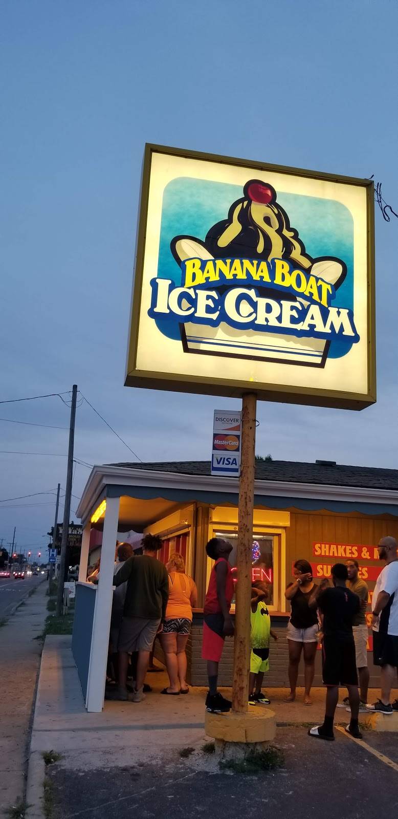 Wing Fong Restaurant | restaurant | 3801 Corunna Rd, Flint, MI 48532, USA | 8102321688 OR +1 810-232-1688