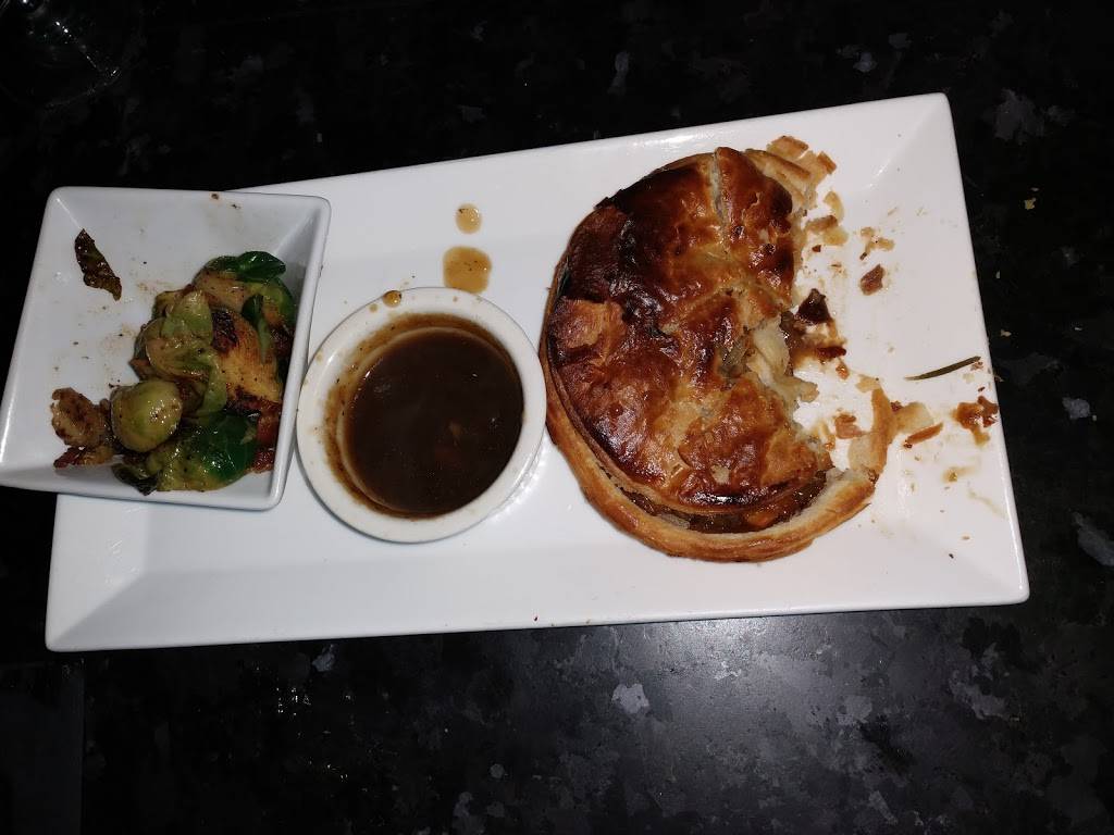 Tarbenders Lounge | restaurant | 10 S King St, Leesburg, VA 20175, USA | 5712919446 OR +1 571-291-9446