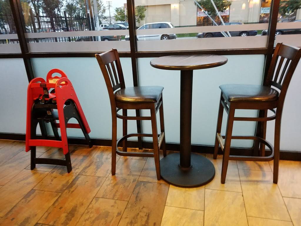 El Toro Bravo | restaurant | 562 W 19th St, Costa Mesa, CA 92627, USA | 9497918183 OR +1 949-791-8183