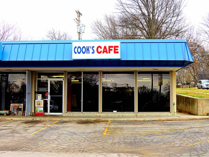 Cooks Cafe | cafe | 1300 N 66th St, Lincoln, NE 68505, USA | 4024661771 OR +1 402-466-1771