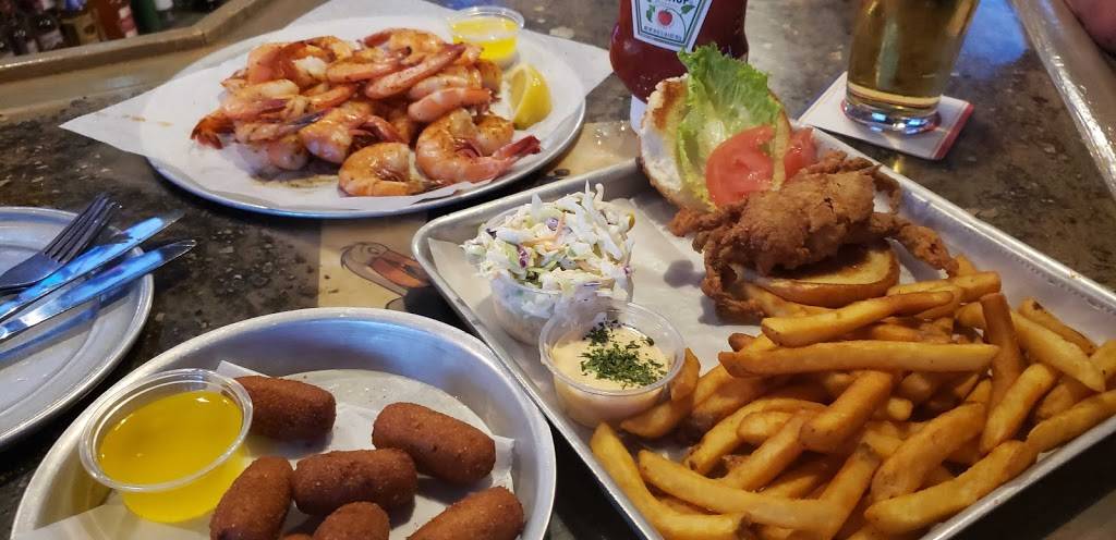 Shuckin Shack Oyster Bar | restaurant | 114 Central Ave, Summerville, SC 29483, USA | 8438792422 OR +1 843-879-2422