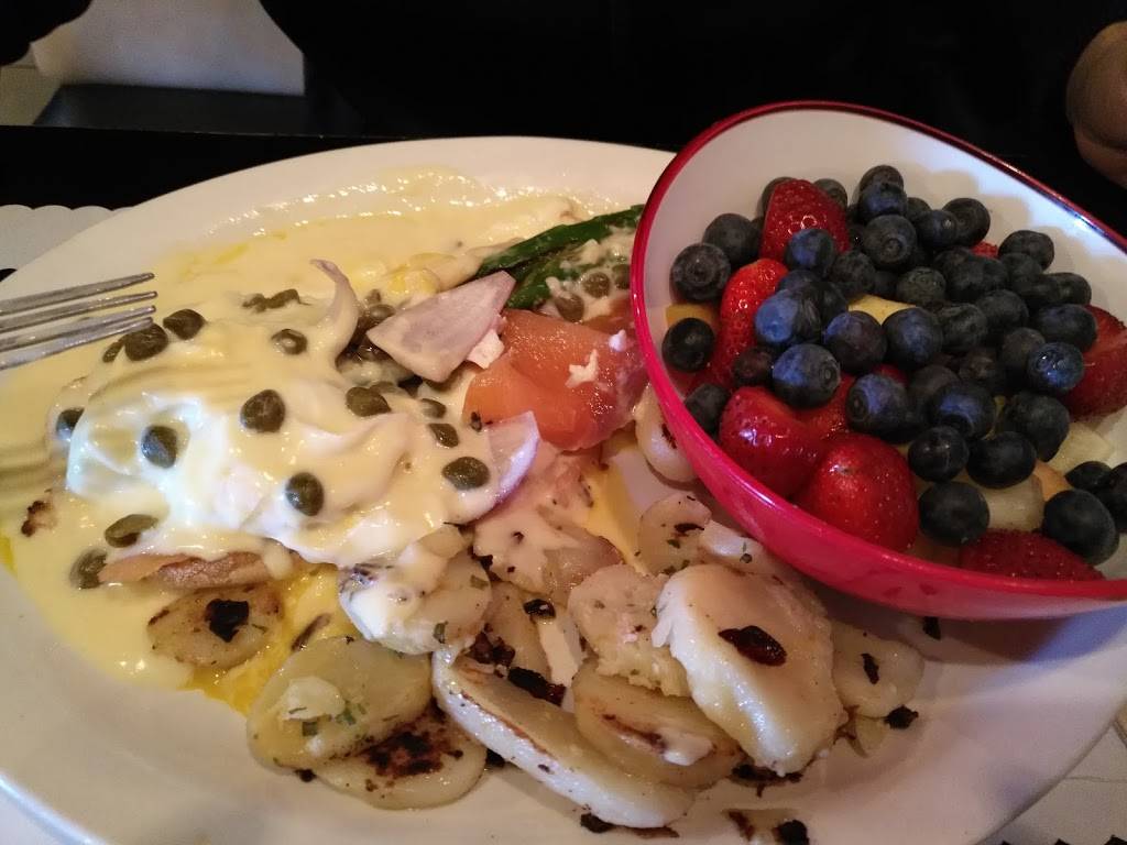 Le Célébrité | restaurant | 3495 Boulevard Taschereau, Saint-Hubert, QC J4T 2G2, Canada | 4506785050 OR +1 450-678-5050