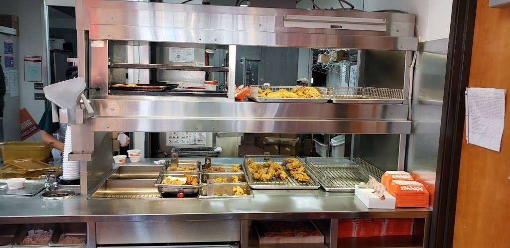 Popeyes Louisiana Kitchen | restaurant | 11360 Northwest Hwy, Dallas, TX 75238, USA | 2143434338 OR +1 214-343-4338