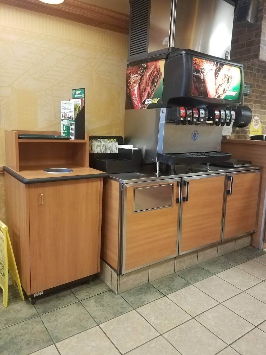 Subway Restaurants | restaurant | 33 S Prospect Ave, Park Ridge, IL 60068, USA | 8476927821 OR +1 847-692-7821