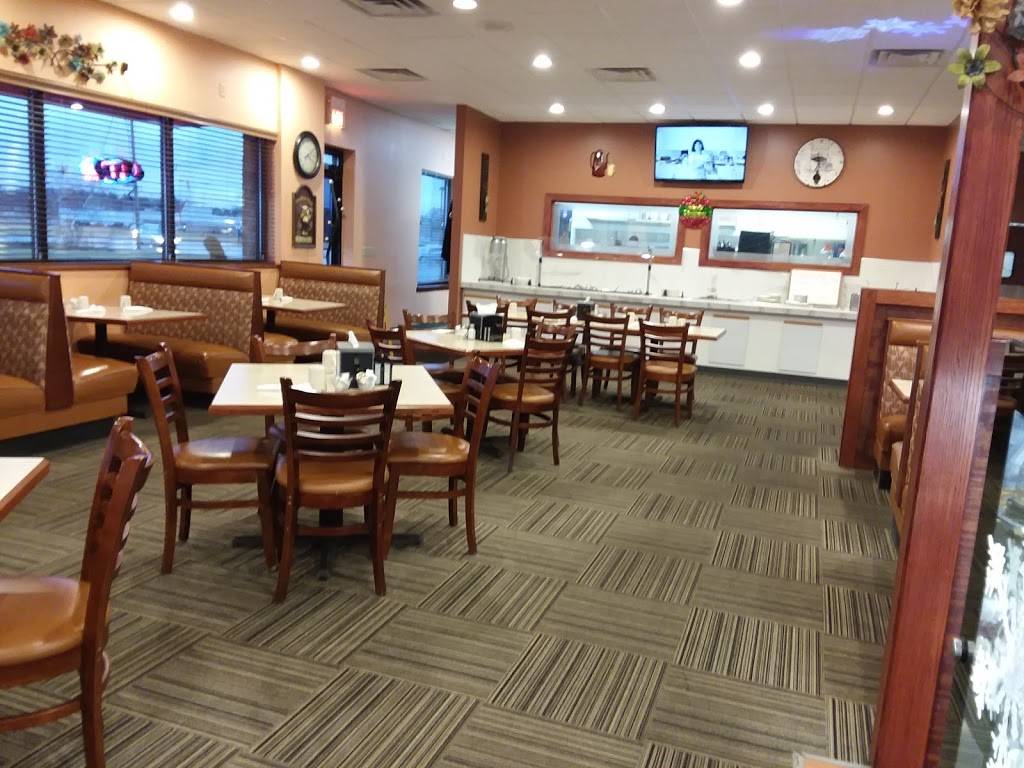 New Hollywood Family Restaurant | restaurant | 2812 New Pinery Rd, Portage, WI 53901, USA | 6087422122 OR +1 608-742-2122