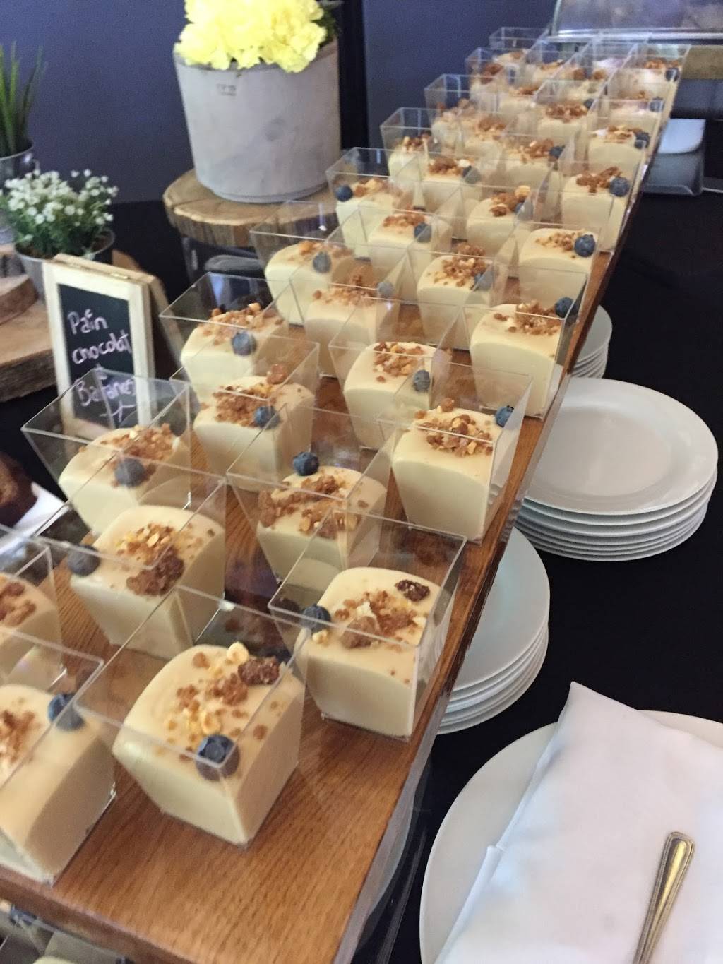 Las Olas Traiteur | restaurant | 2140 Rue de la Métropole, Longueuil, QC J4G 1R9, Canada | 4506779090 OR +1 450-677-9090