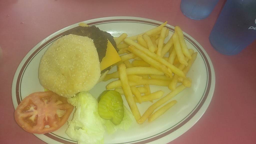 Huddle House | restaurant | 1141 Cottingham Blvd N, Bennettsville, SC 29512, USA | 8434796968 OR +1 843-479-6968