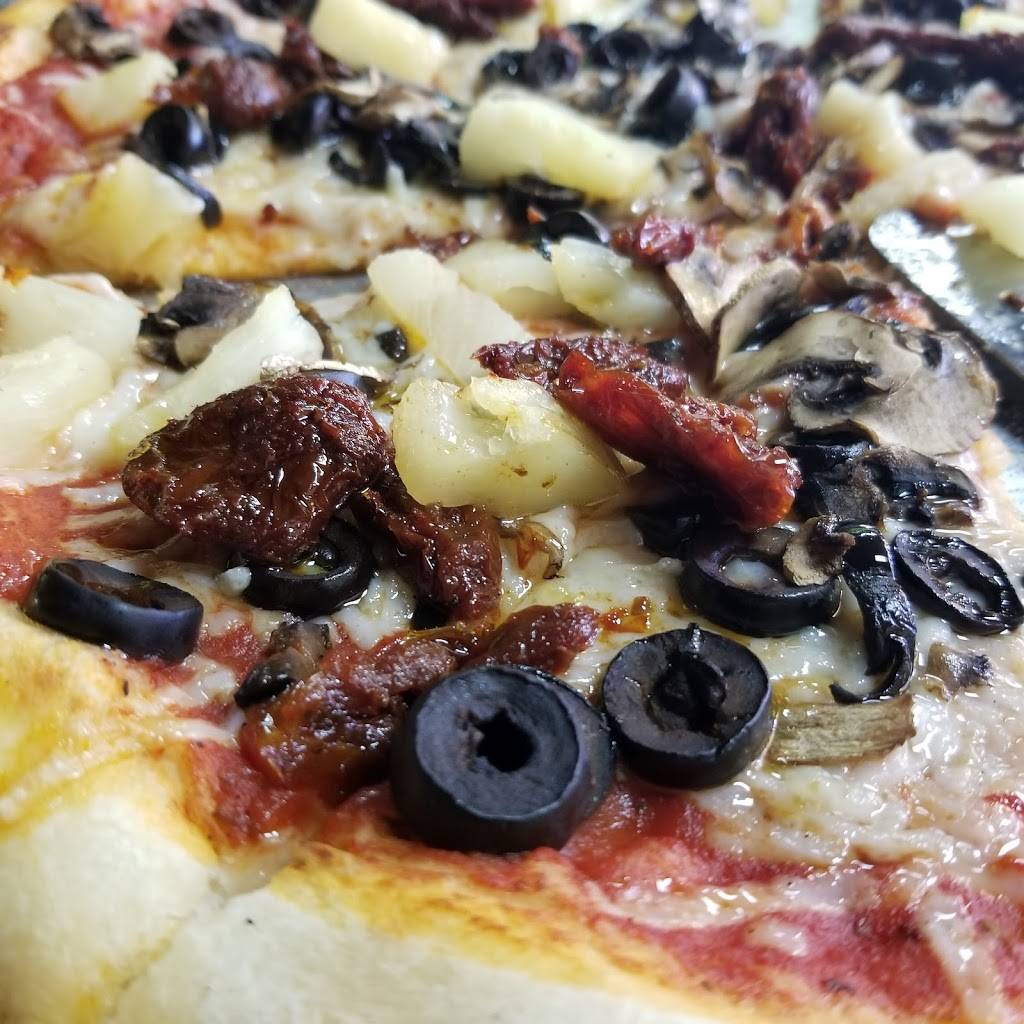 The Pizza Joint | restaurant | 2900 N Mesa St STE F, El Paso, TX 79902, USA | 9155334066 OR +1 915-533-4066