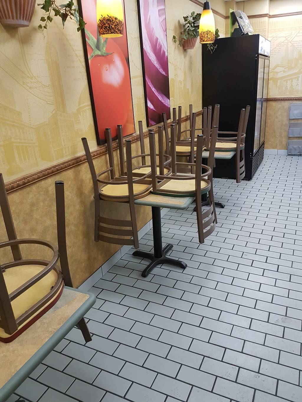 Subway | restaurant | 1910 Yonge St Yonge and Davisville Centre Unit 206, Store# 103Y, Toronto, ON M4S 3B2, Canada | 4164829434 OR +1 416-482-9434