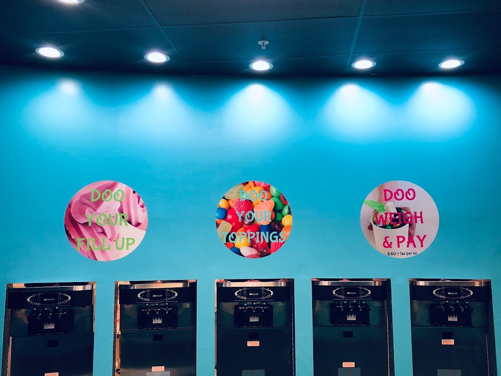 SNICKERDOODLZ FROZEN YOGURT | cafe | 2170 Anderson Rd, Petoskey, MI 49770, USA | 2316228401 OR +1 231-622-8401