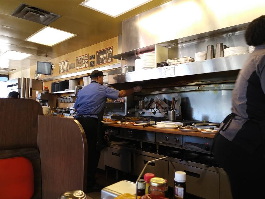 Waffle House | meal takeaway | 4852 Old National Hwy, College Park, GA 30337, USA | 4047674116 OR +1 404-767-4116