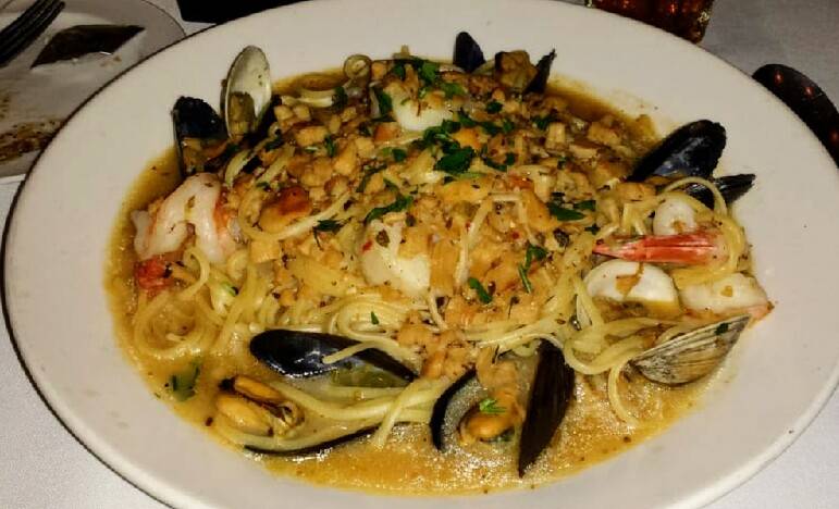 Vernons Cafe | night club | 720 Youngstown Warren Rd, Niles, OH 44446, USA | 3306521381 OR +1 330-652-1381