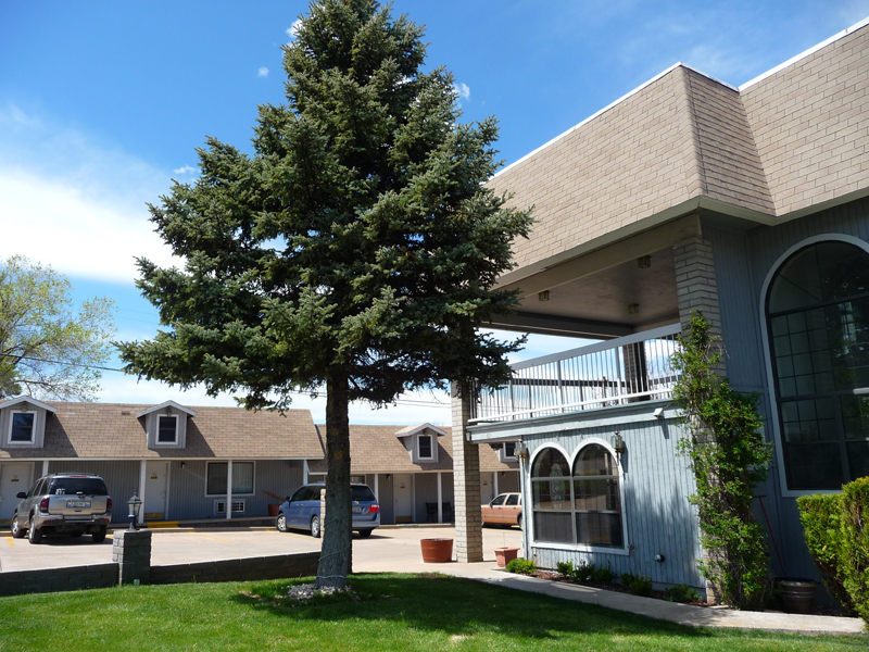 KC Motel | restaurant | 60 W Deuce of Clubs, Show Low, AZ 85901, USA | 9285374433 OR +1 928-537-4433