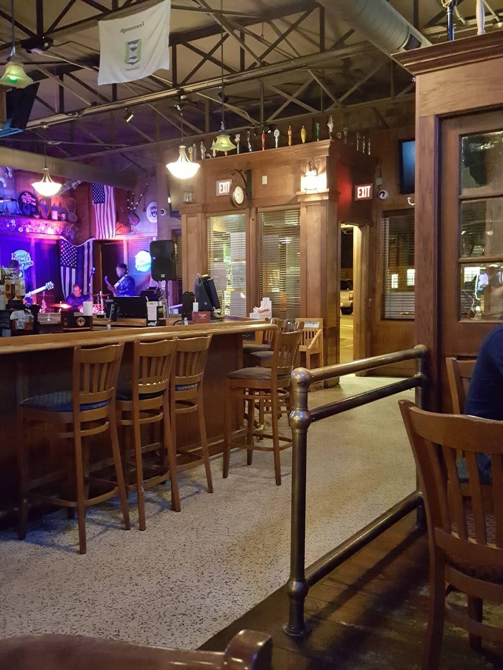 Paddy Wagon Irish Pub | restaurant | 150 E Main St, Richmond, KY 40475, USA | 8596251054 OR +1 859-625-1054