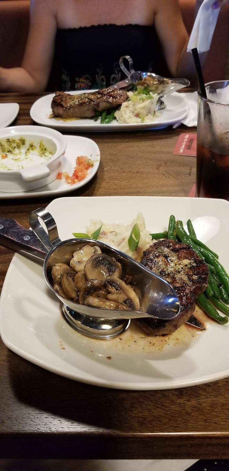 MR MIKES SteakhouseCasual | restaurant | 295 Fourth Ave, St Catharines, ON L2S 0E7, Canada | 9056821023 OR +1 905-682-1023