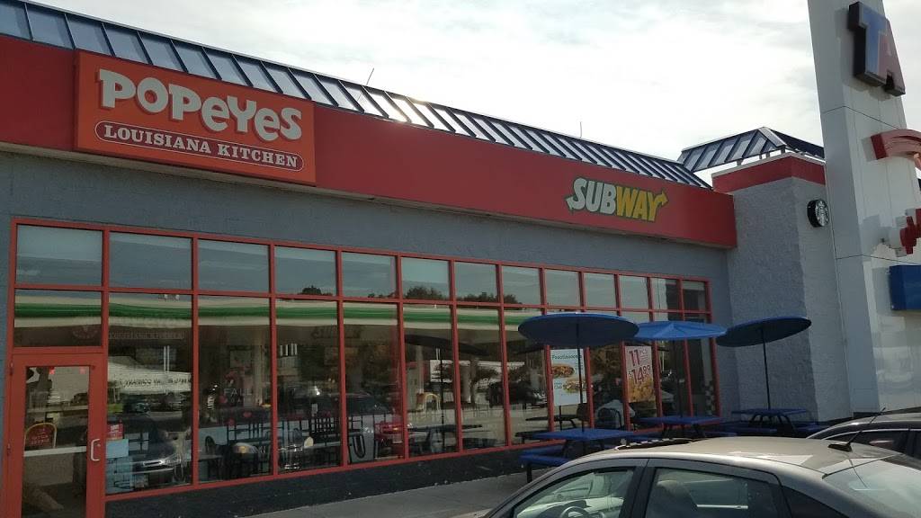 Subway | restaurant | 3 E Industrial Rd, Branford, CT 06405, USA | 2034810301 OR +1 203-481-0301