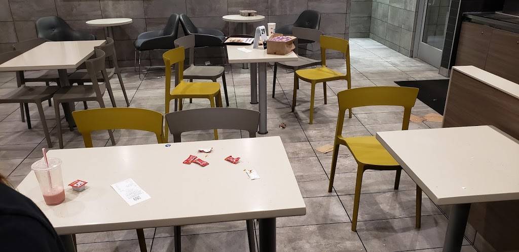 McDonalds | cafe | 3201 23rd Ave, Evans, CO 80620, USA | 9705060683 OR +1 970-506-0683