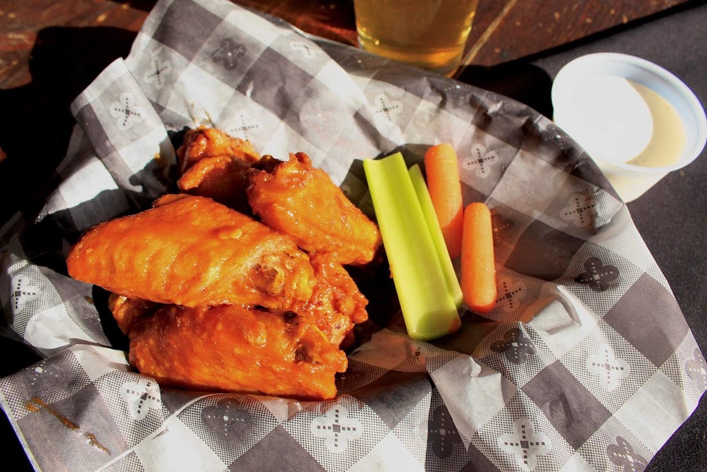 Winchesters Saloon | restaurant | 511 West St, Phillips, NE 68865, USA | 4028862594 OR +1 402-886-2594