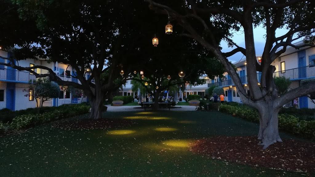 Postcard Inn On The Beach | restaurant | 6300 Gulf Blvd, St Pete Beach, FL 33706, USA | 8002378918 OR +1 800-237-8918