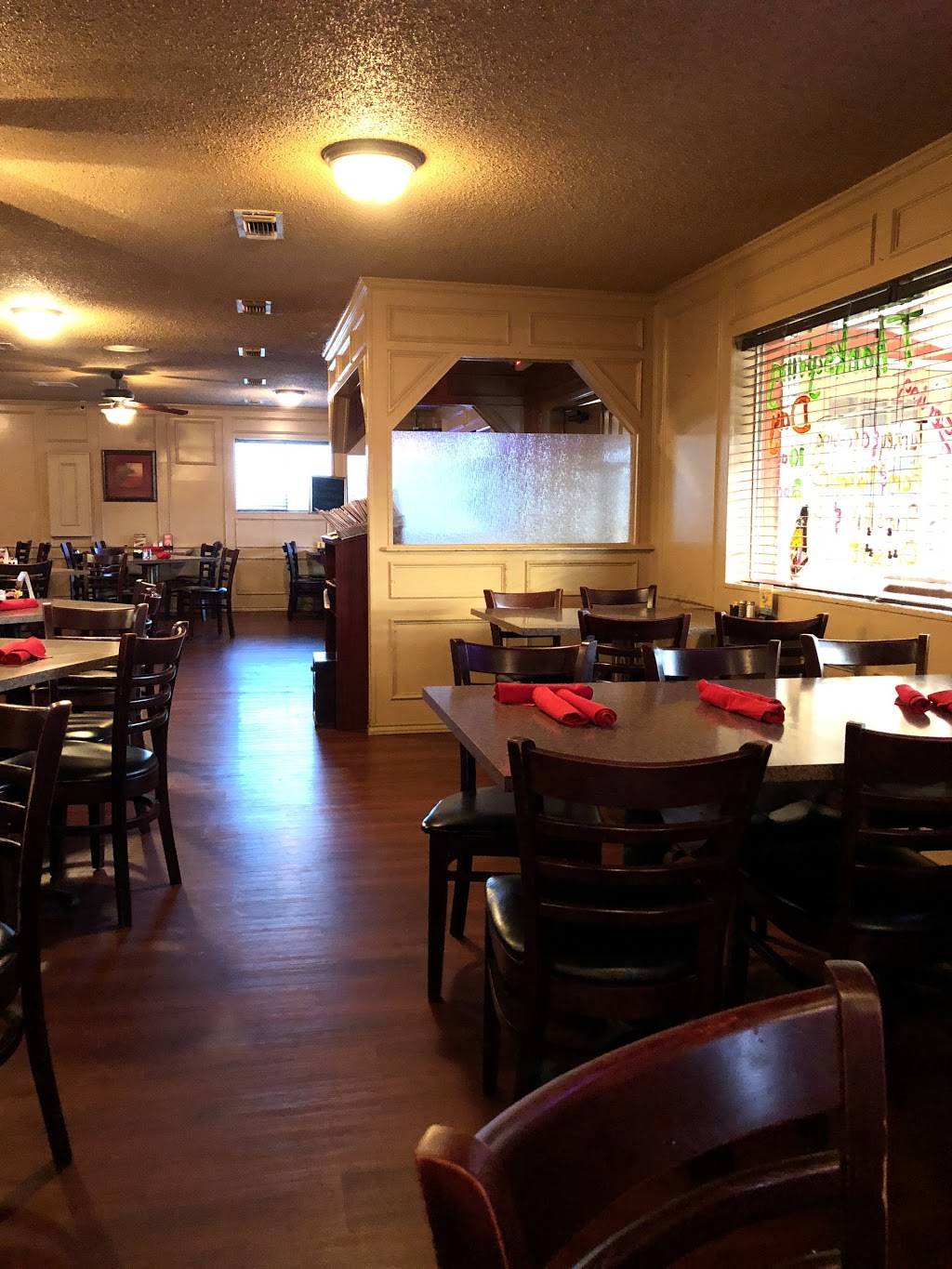 Hectors | restaurant | 1900 W Main St, Gun Barrel City, TX 75156, USA | 9038871179 OR +1 903-887-1179