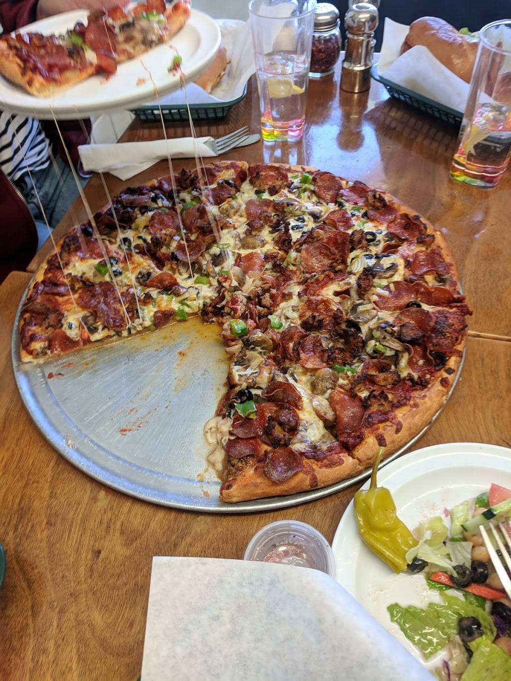 Little Gourmet | restaurant | 117 Main St, El Segundo, CA 90245, USA | 3103226285 OR +1 310-322-6285