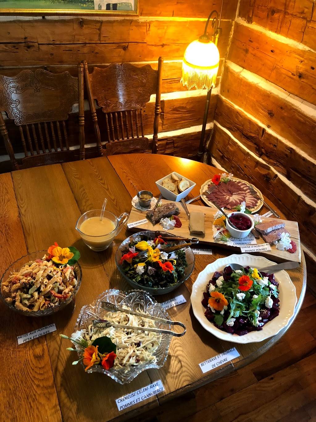 Rabouillere | restaurant | 1073 Rang de lÉgypte, Saint-Valérien-de-Milton, QC J0H 2B0, Canada | 4507934998 OR +1 450-793-4998