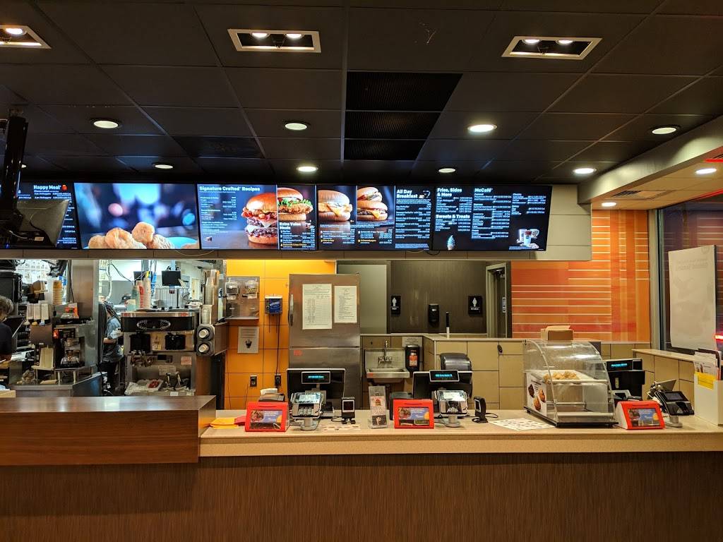 McDonalds | cafe | 5199 N Keystone Ave, Indianapolis, IN 46205, USA | 3172029280 OR +1 317-202-9280