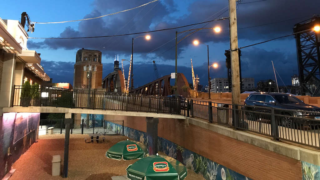 BBQ Pontoon | restaurant | 2120 S Canal St, Chicago, IL 60616, USA | 7707668666 OR +1 770-766-8666