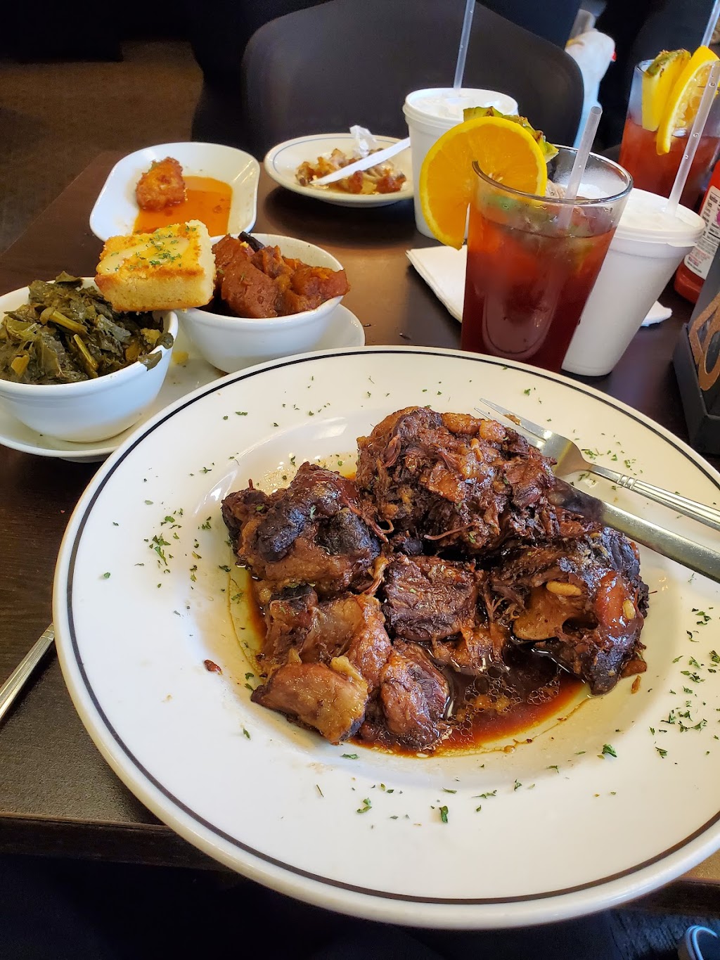 Oooh Wee It Is | restaurant | 33 E 83rd St, Chicago, IL 60619, USA | 8722447505 OR +1 872-244-7505