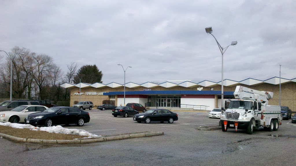 AMF Towson Lanes | restaurant | 701 Southwick Dr, Towson, MD 21286, USA | 4108254100 OR +1 410-825-4100