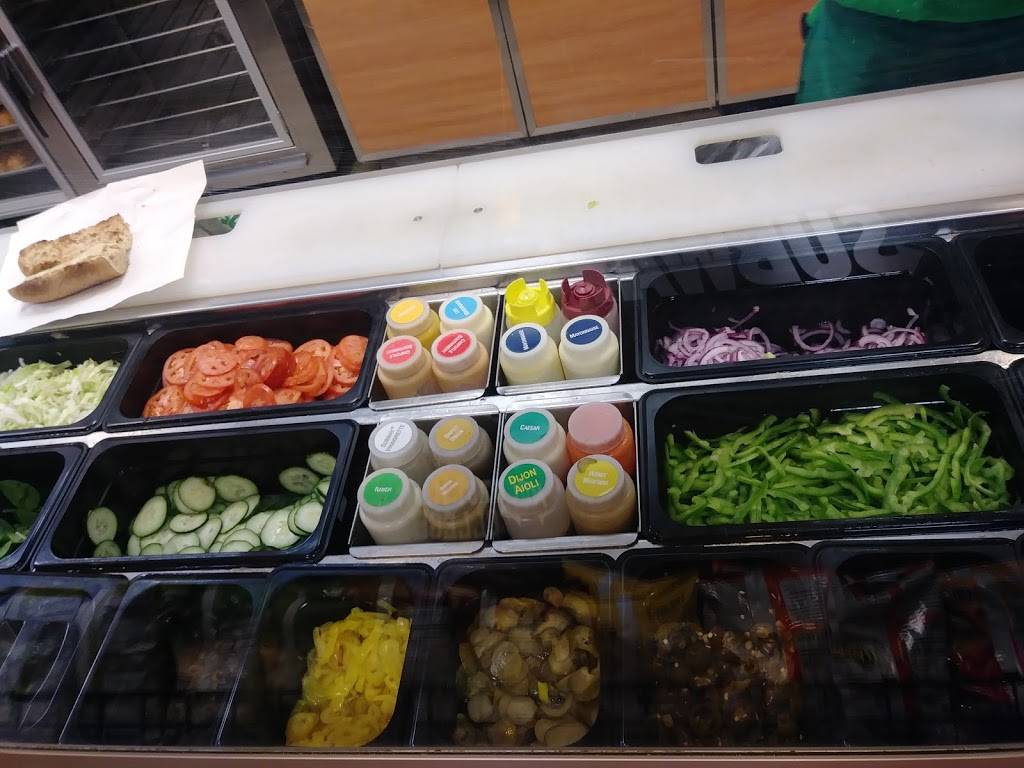 Subway Restaurants | restaurant | 1160 E 7th St, Long Beach, CA 90813, USA | 5629014400 OR +1 562-901-4400