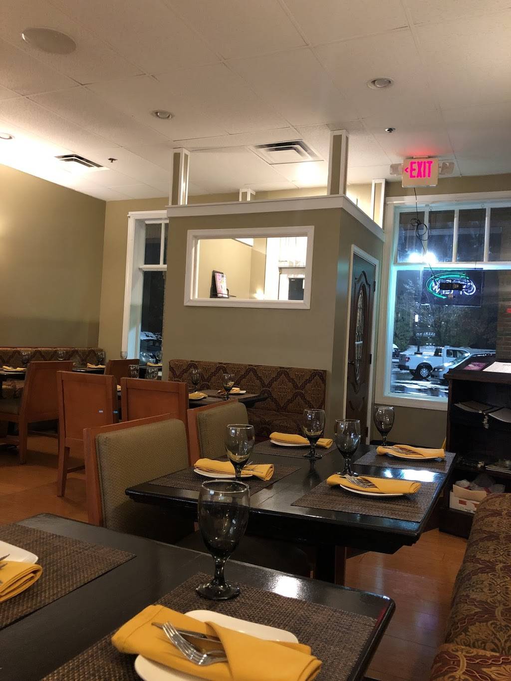 Pepper Club | restaurant | 5639 Stone Rd, Centreville, VA 20120, USA | 7035437171 OR +1 703-543-7171