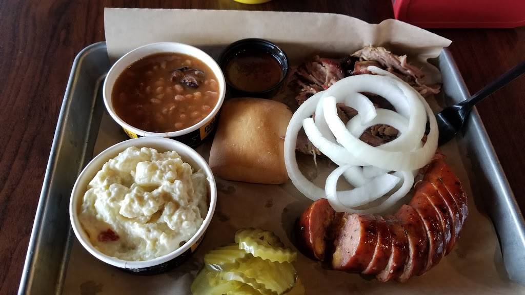 Dickeys Barbecue Pit | restaurant | 17245 17th St, Tustin, CA 92780, USA | 7146023874 OR +1 714-602-3874